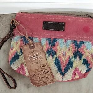 Sixtease Uplifted Vintage Style Pink Wristlet NWT